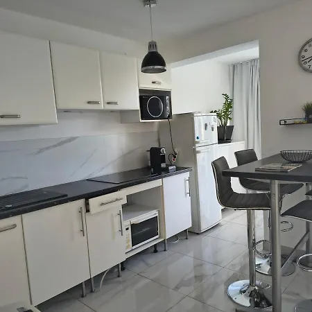 Apartment Bord De *